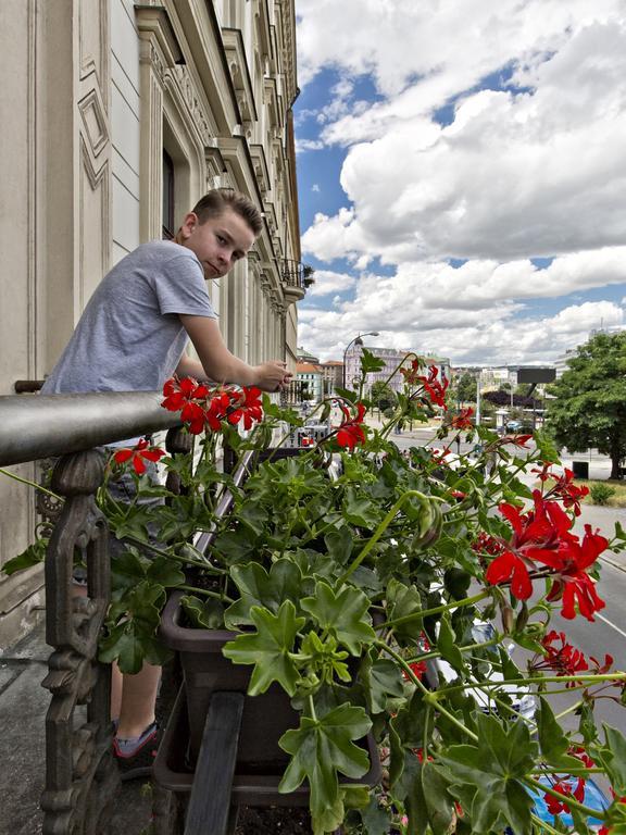 A Plus Hotel & Hostel Prague Exterior photo