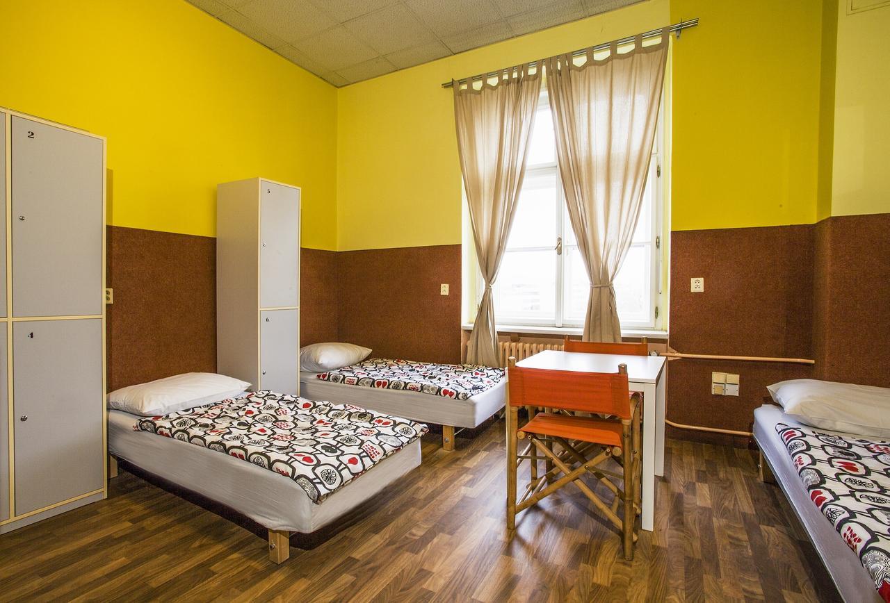 A Plus Hotel & Hostel Prague Exterior photo